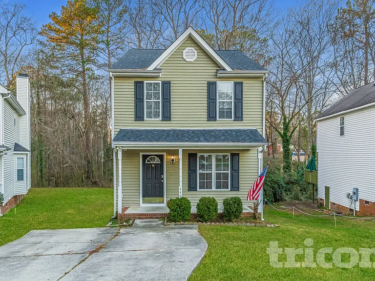 4409 Woodlawn Dr — Photo 1