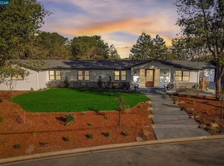 7 Bel Air Dr, Orinda, CA 94563