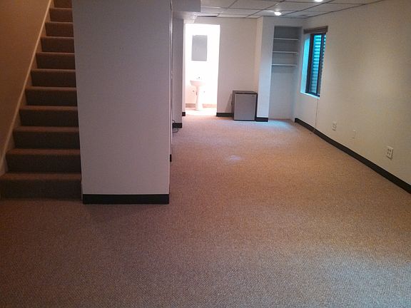 Basement Bedroom w Private Bathroom