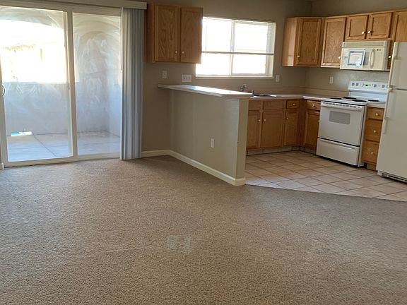 3rd image of 900 H St APT 202