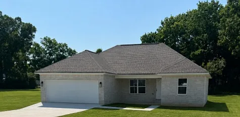 18 Ledrick Cir — Photo 1