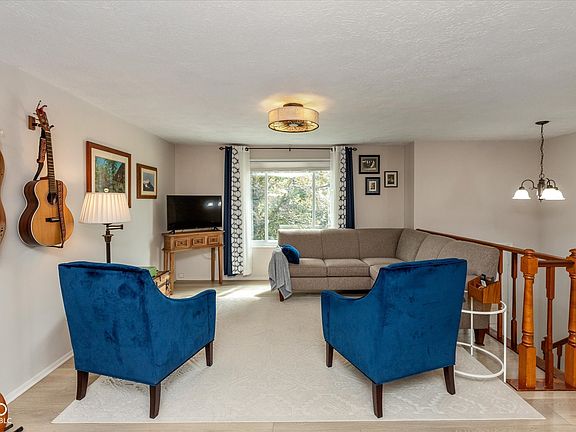 2nd image of 9462 Bent Brook Dr