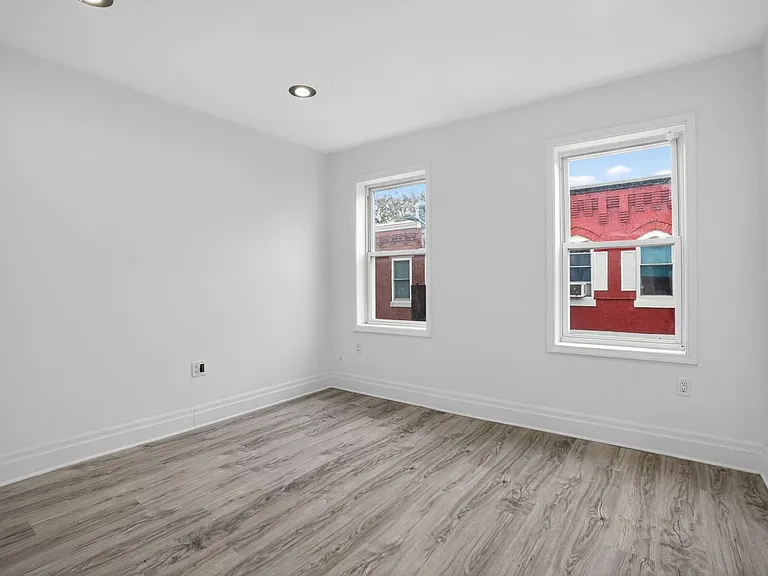 1302 N Dover St — Photo 12