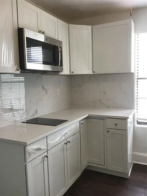 1 bed, 1.0 bath, 450 sqft, $1,200 — Photo 2