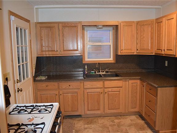 2nd image of 831 Orchard Ave NW