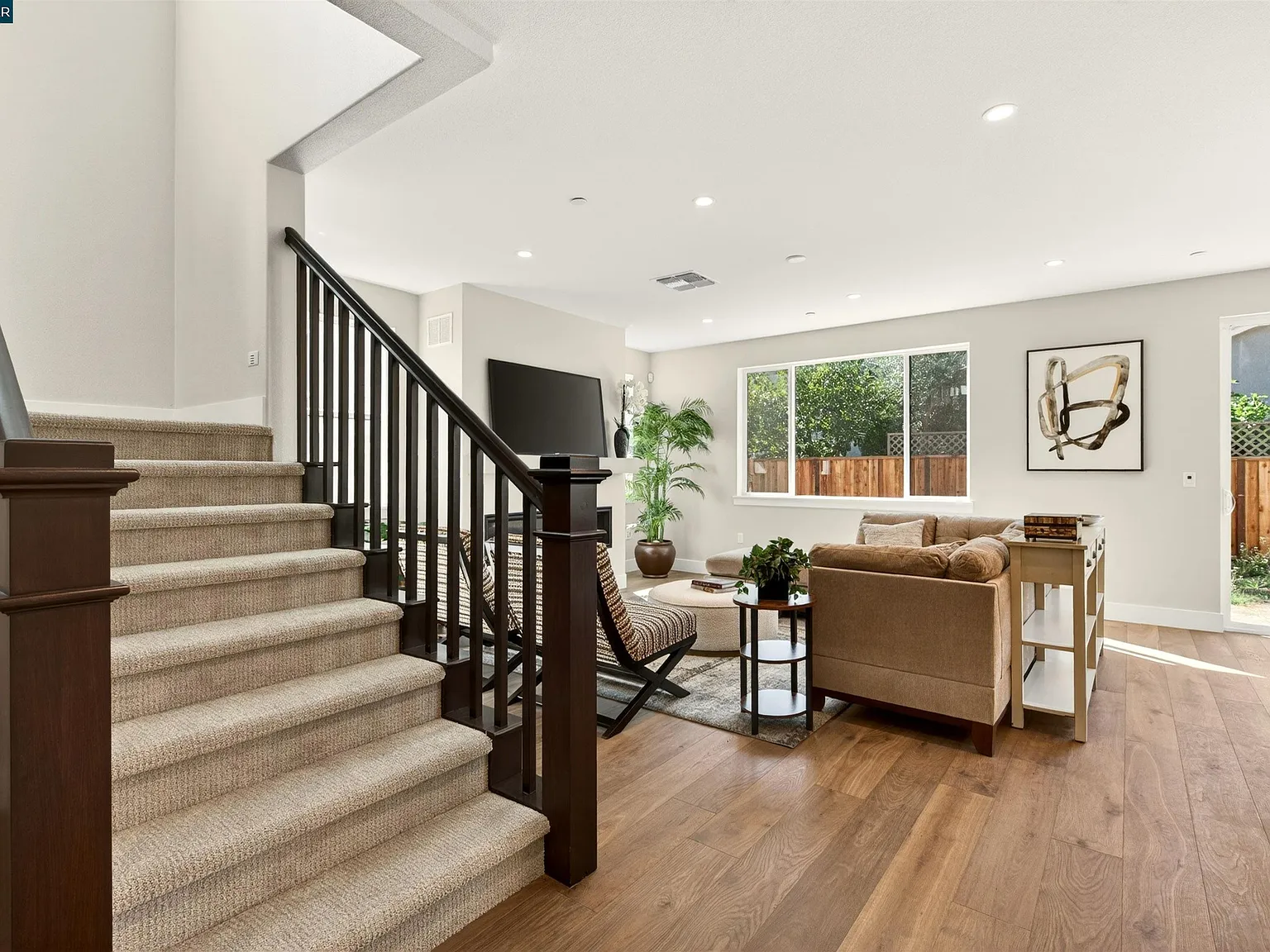 2201 Vandeleur Dr - Photo 11