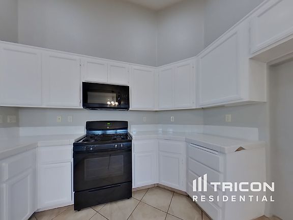 5th image of 27152 Myles Ct