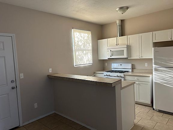 2nd image of 309 10th Ave N #1