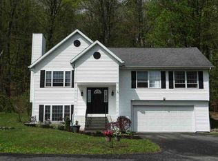 223 River Rd, Glenmont, NY 12077