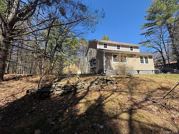 2nd image of 13 Hartung Road