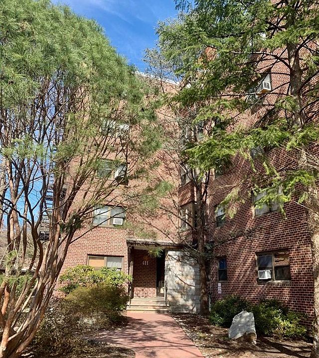 1st image of 411 Park Pl APT 2E