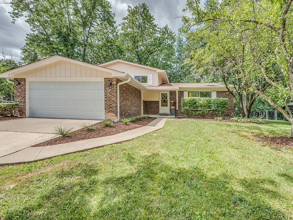 1st image of 23016 Valley Dr