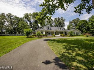 43399 Mountain View Dr, Chantilly, VA 20152