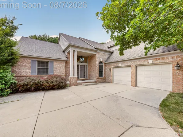 18144 Cascade Dr, Northville, MI 48168