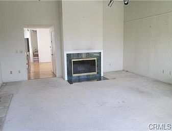 3rd image of 512 N Poinsettia Ave
