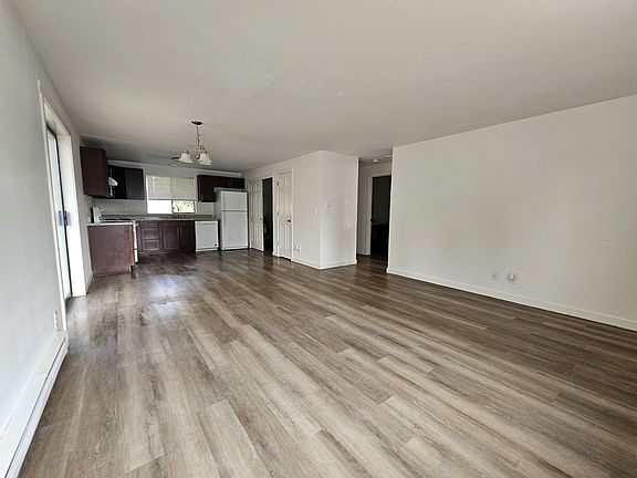 3rd image of 406 E Pioneer St #14