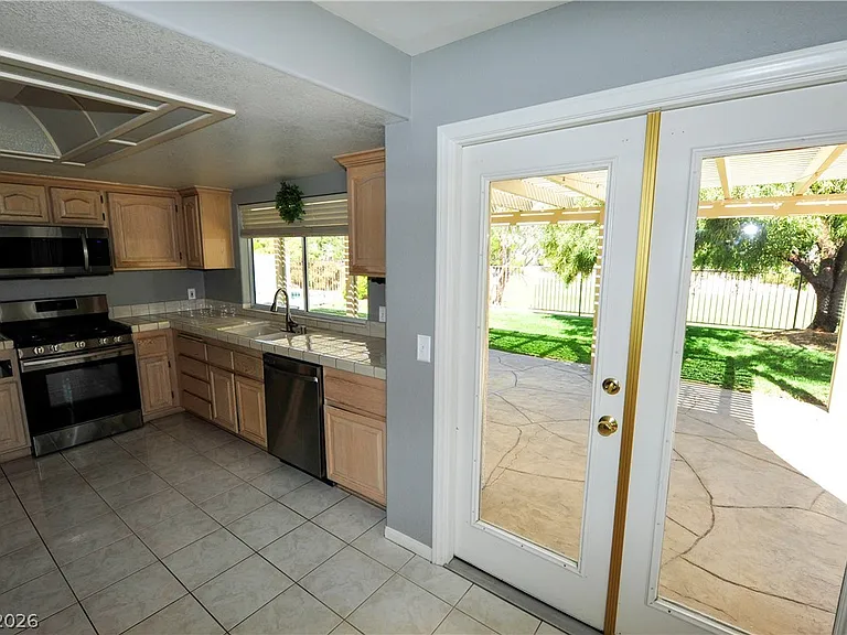 5432 Royal Vista Ln — Photo 16