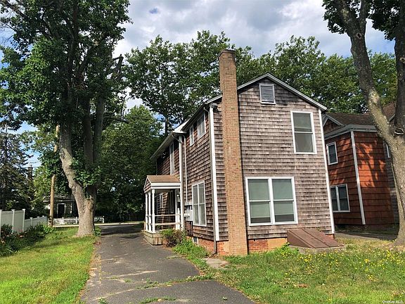 2nd image of 644 Roanoke Ave