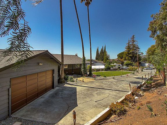 5th image of 3432 Glamorgan Ct