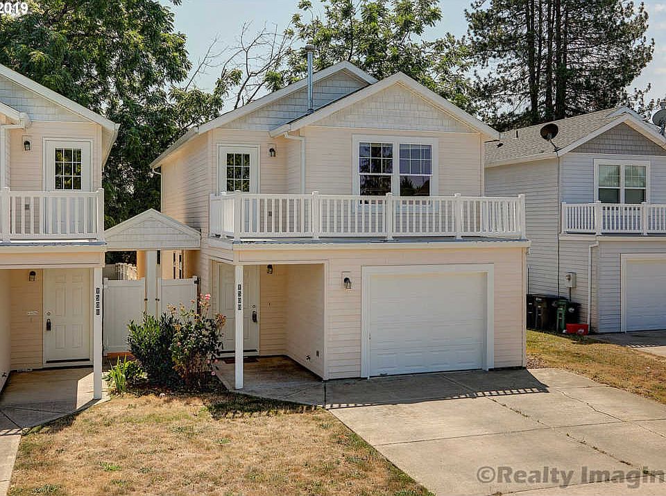 1st image of 1500 NE Herrold Ct