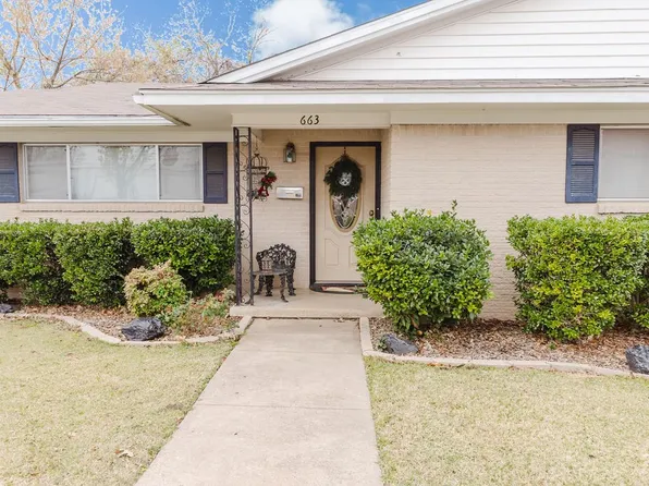 663 6th St, Honey Grove, TX 75446