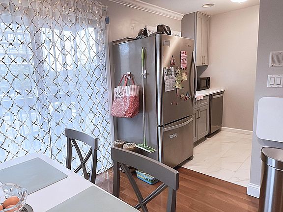 5th image of 1570F Anderson Ave #70F