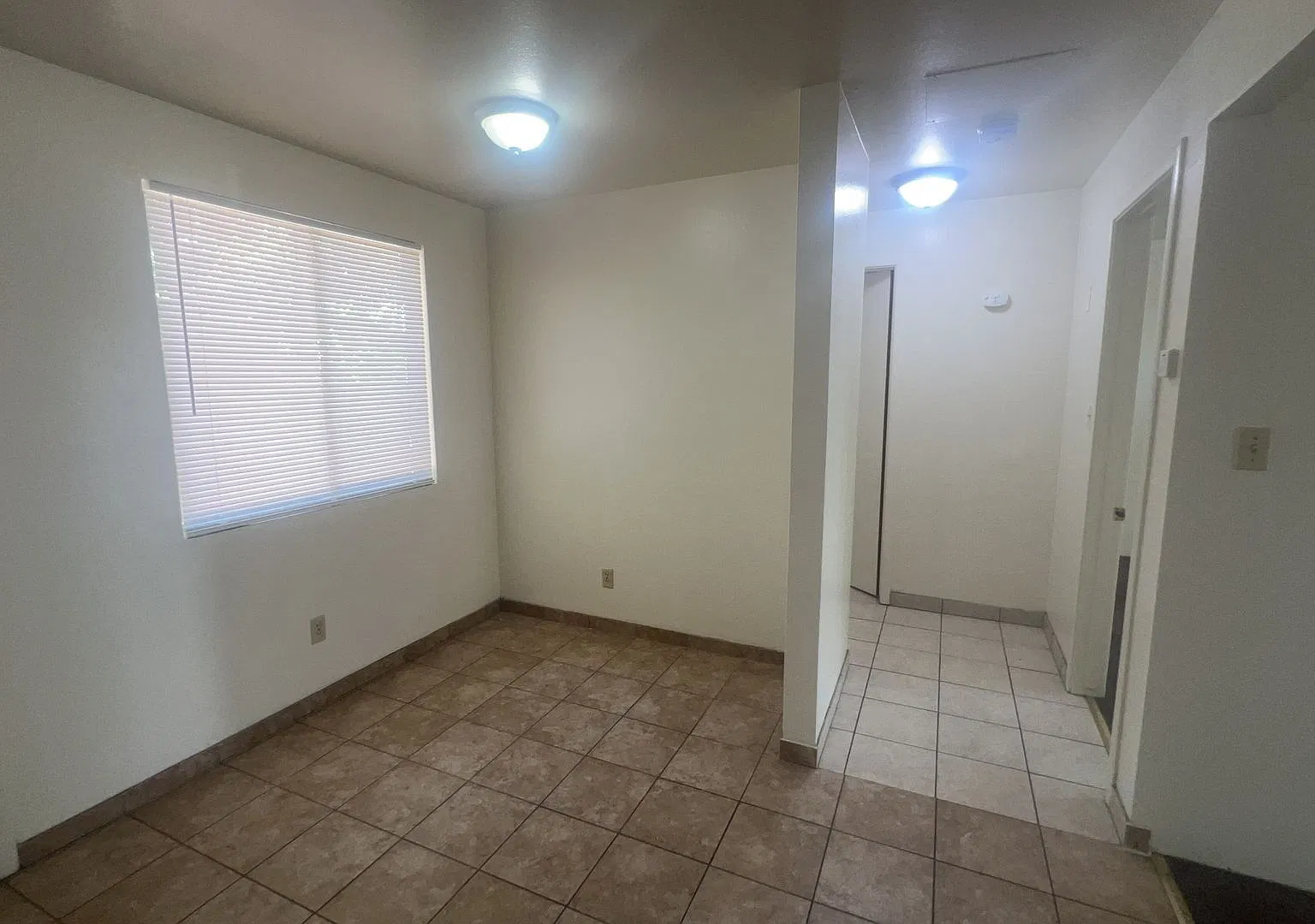 6910 N Santa Fe Dr — Photo 3
