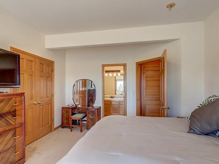 16175 Sandstone Dr — Photo 37
