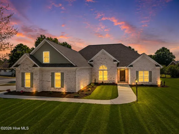 404 Donald Dr, Winterville, NC 28590