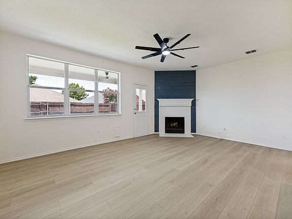 3rd image of 1005 Hockley Ln