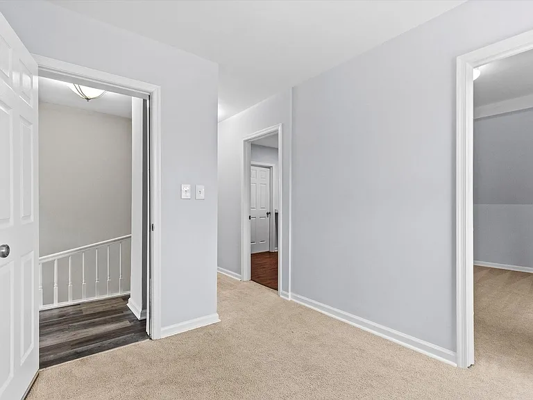 2510 Roslyn Ave — Photo 31