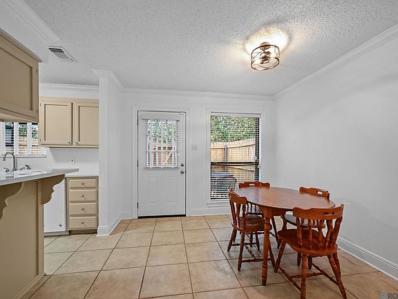 4th image of 954 Ridgepoint Ct #15D