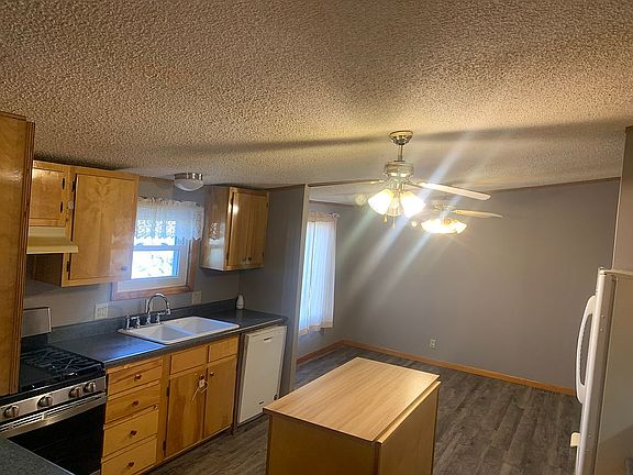 4th image of 2200 E 12th St