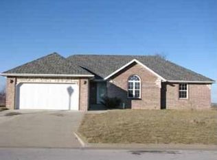301 E Cypress St, Clever, MO 65631