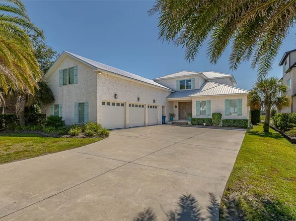 305 Yacht Club Ln, Saint Simons Island, GA 31522