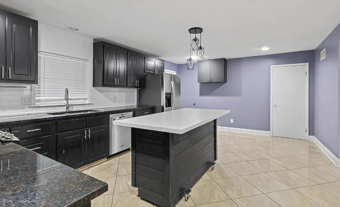 4 bed, 1584 sqft, $3,000 — Photo 3