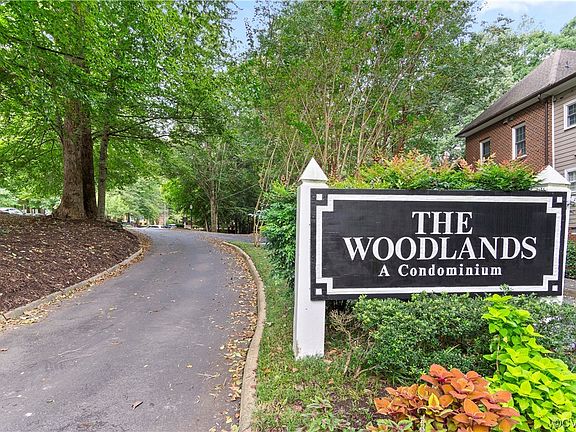 2nd image of 214 Woodmere Dr APT B