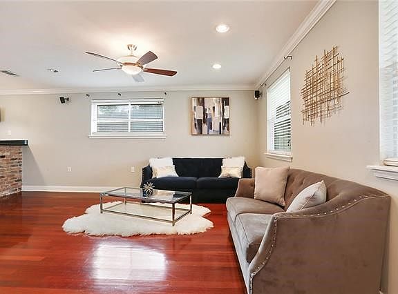 3rd image of 4859 Camelot Dr