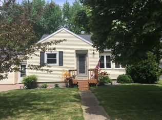 909 W 8th St, Marshfield, WI 54449