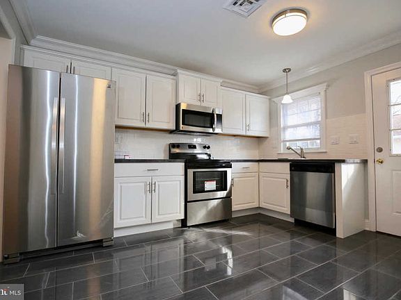 2nd image of 1012 Aberdeen Dr #A