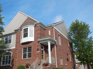 6026 Windemere Ln, Shelby Township, MI