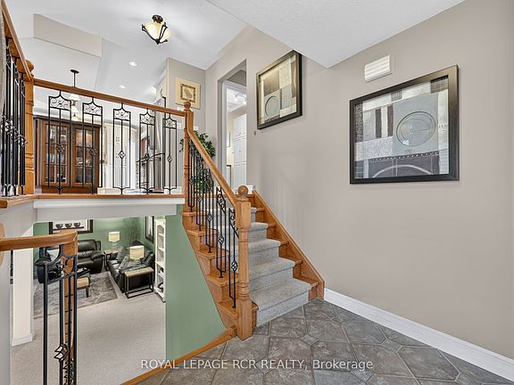 5th image of 60 Holmes Dr