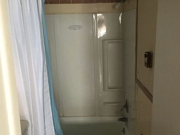 5th image of 73 Floral Ave APT 6A