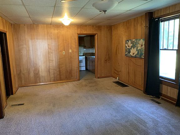 4th image of 114 N Lincoln St