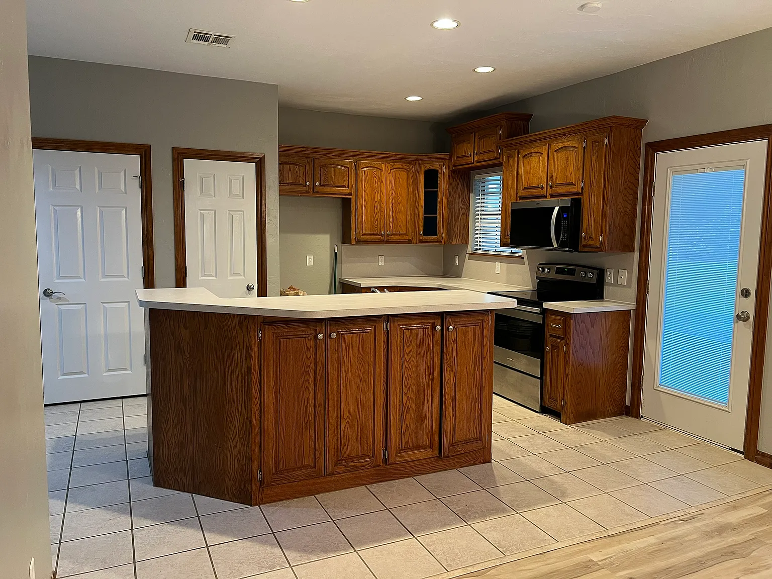 3 bed, 1558 sqft, $1,600 — Photo 3