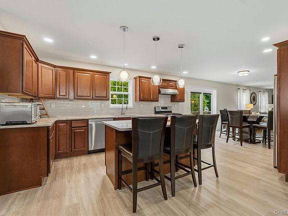 4th image of 5 Marie Court