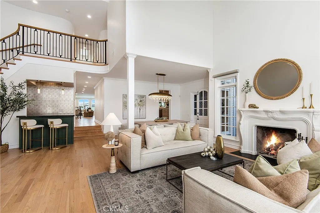 4 bed, 3.5 bath, 4000 sqft, $35,000 — Photo 4