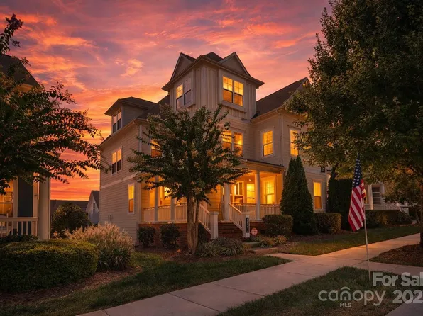 2307 Lochview St, Pineville, NC 28134