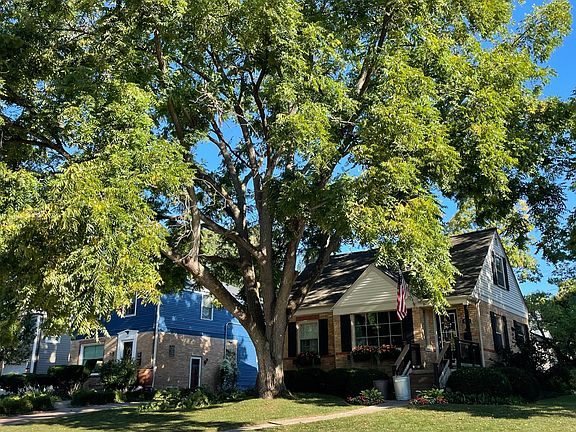 2nd image of 518 E Austin Ave