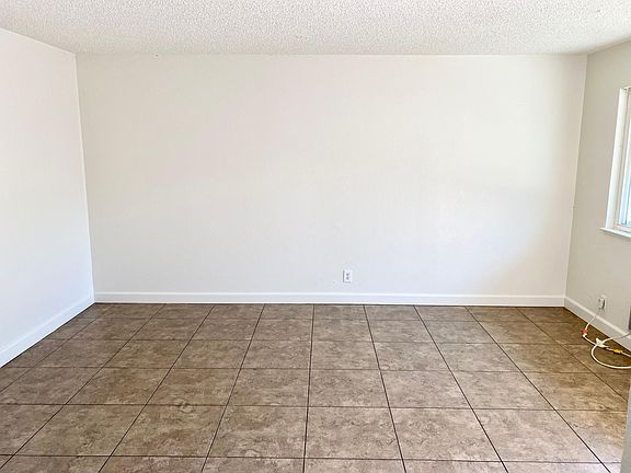3rd image of 707 N Park Ave APT D